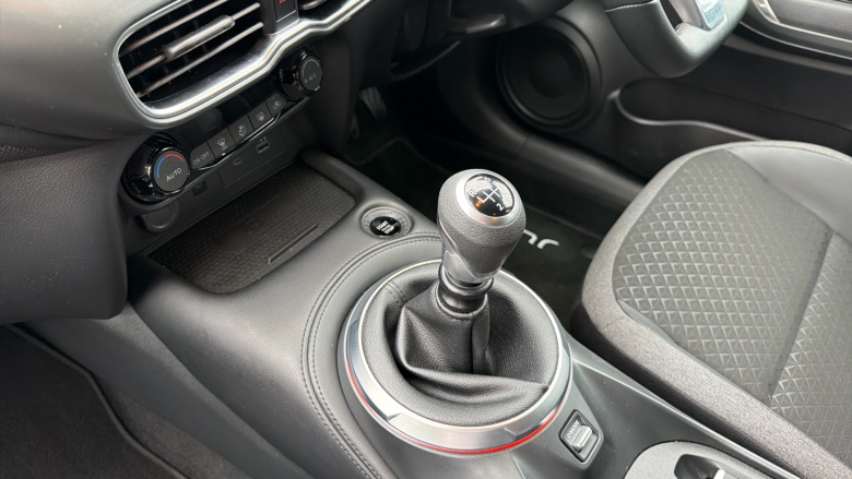 Nissan Juke 1.0 DiG-T N-Connecta 5dr Petrol Hatchback